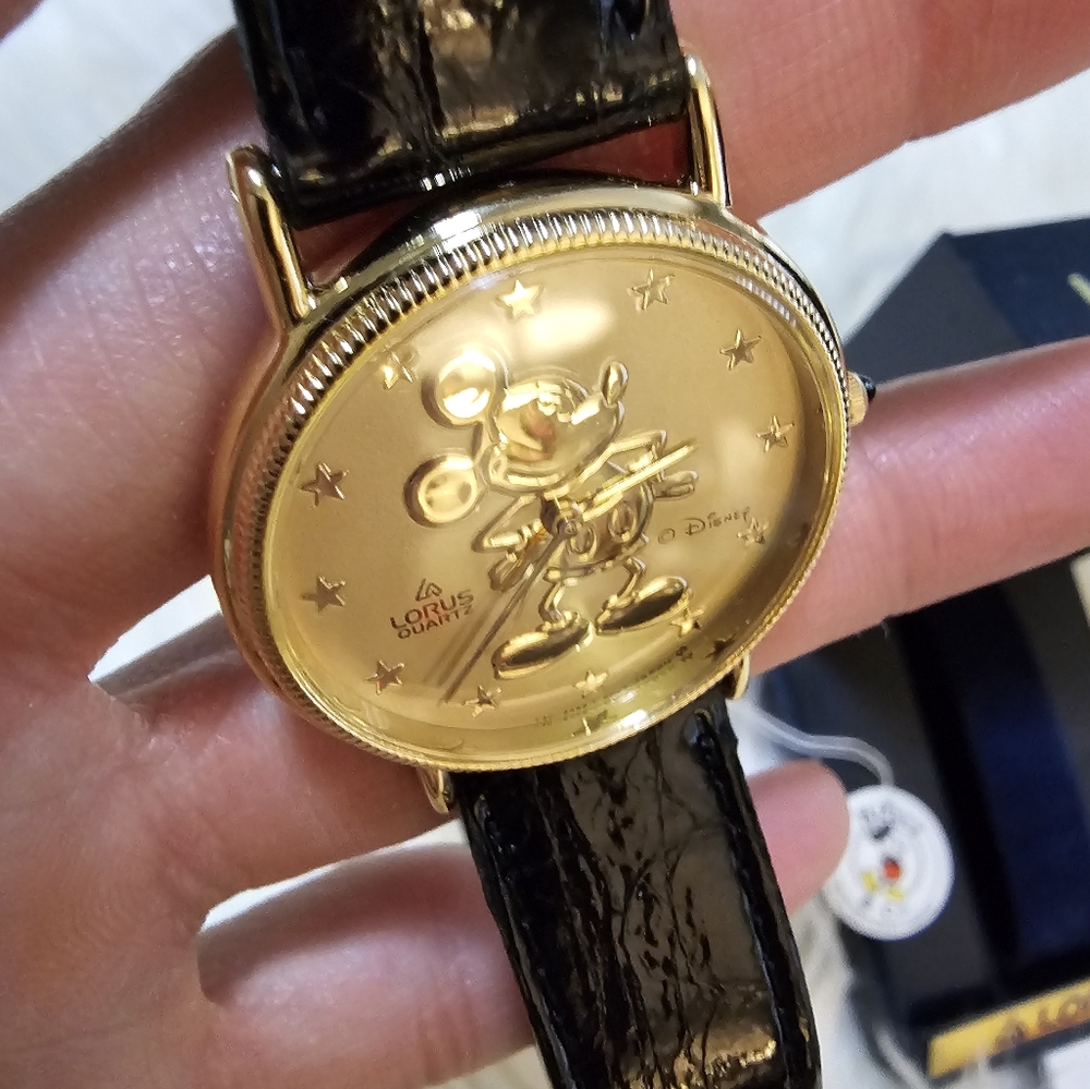 Lorus Disney Mickey Mouse Quartz Gold Face 1987